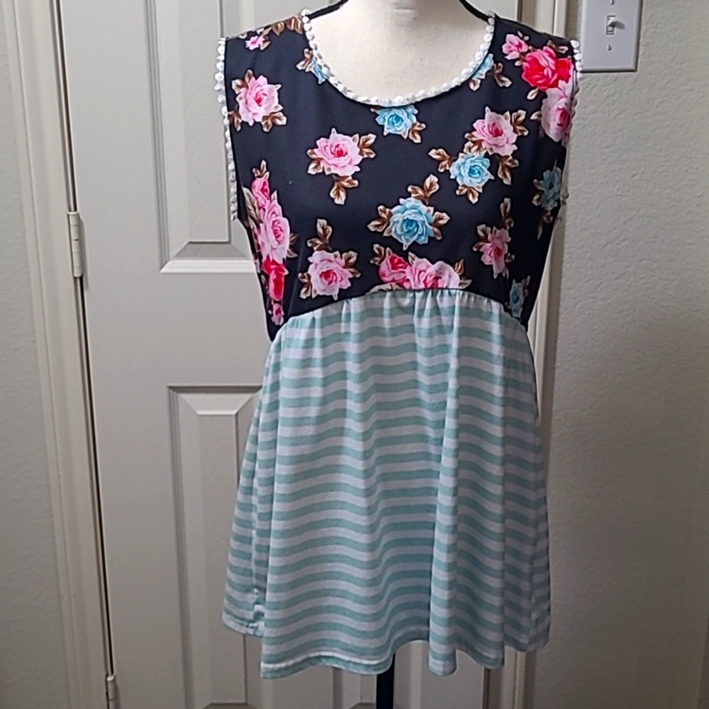 4/$25Floral Blouse used